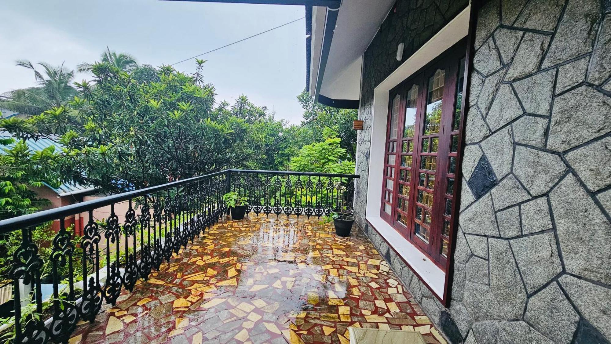 Daffodils Inn Alappuzha Extérieur photo